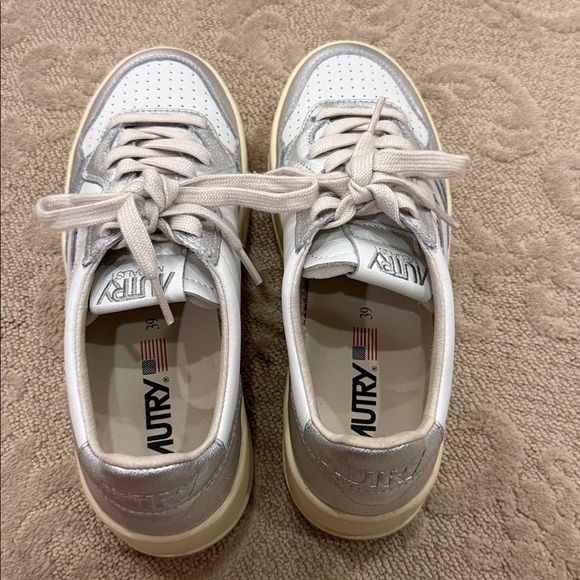 Autry platform Stylish Silver Women's Sneakers - Picture 3 of 3